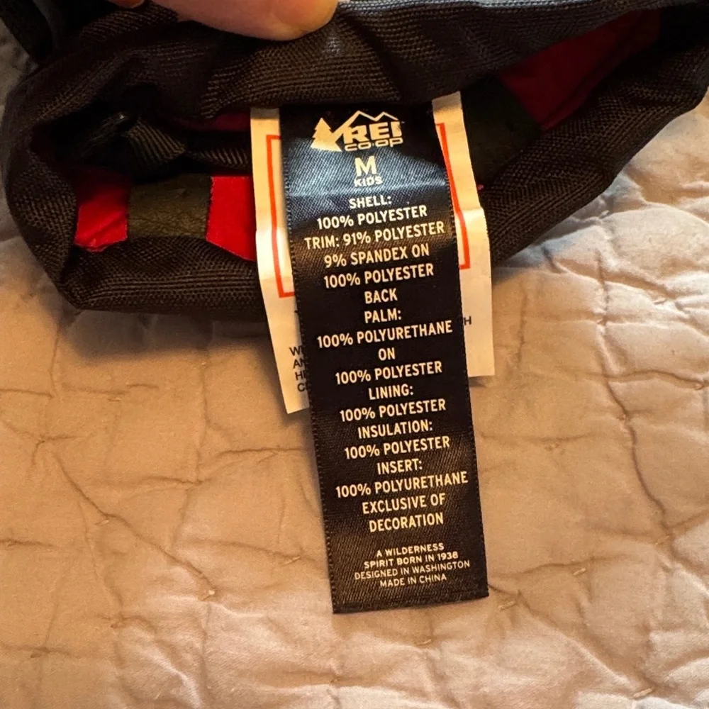 REI Black Kids gloves